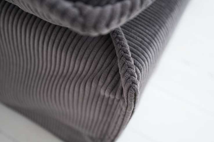  AVTAGBART SAMMETSLIKT MANCHETTYG GRÅ