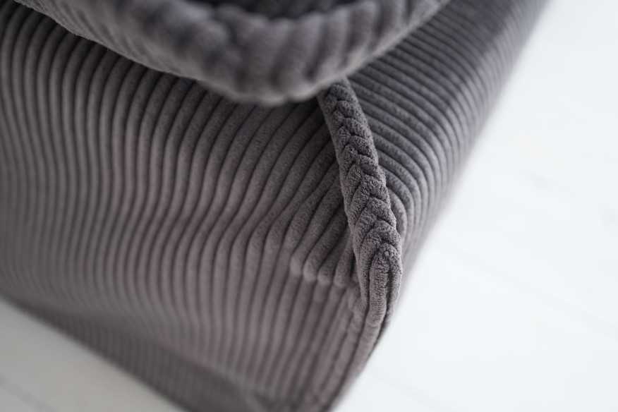  AVTAGBART SAMMETSLIKT MANCHETTYG GRÅ