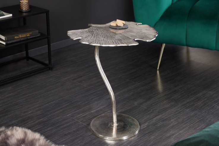 SILVERFÄRGAT METALLBLAD