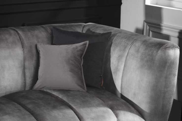 NOVA - 225CM 3-SITS SAMMETSSOFFA