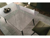ORION - 140CM MATBORD, GRÅ KERAMIK MED MARMOREFFEKT, SVART METALLSTATIV