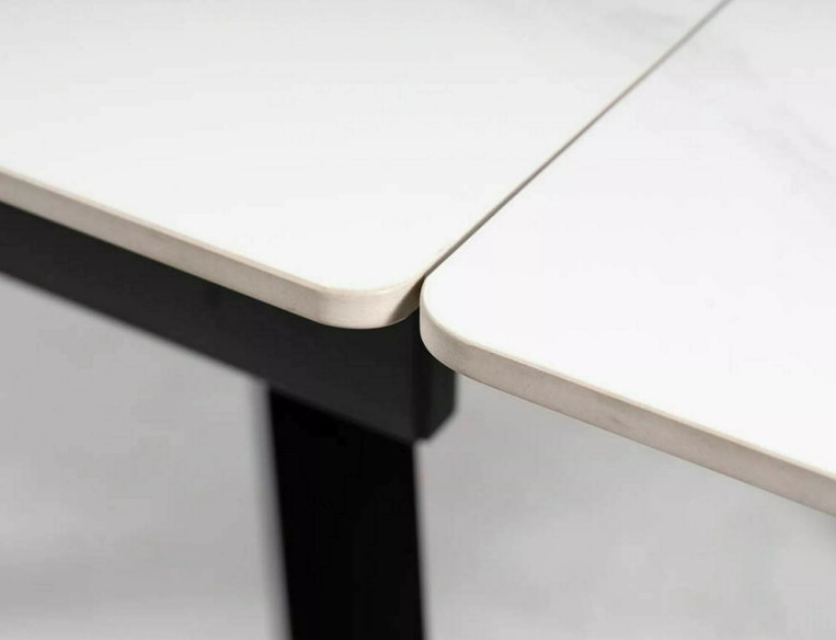 STRUKTUR - 120–180CM MATBORD, VIT KERAMIK MARMOREFFEKT, SVART METALL