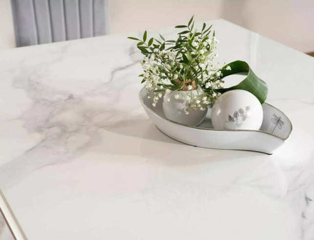 KVASAR - 180CM GLASBORD I KERAMIK, VIT CALACATTA OCH KROM