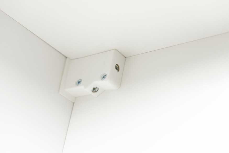 LIAM - SVART OCH VIT MEDIAMÖBEL