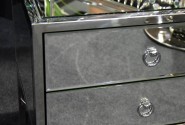 KATI -  81X76CM SIDEBOARD/SKÄNK ROSTFRITT STÅL I SILVER/VITT GLAS
