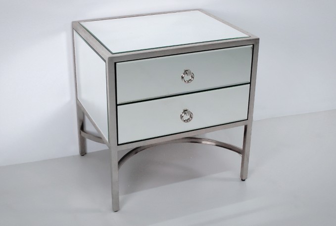 KATI -  50X55CM SÄNGBORD ROSTFRITT STÅL I SILVER/VITT GLAS