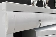 SIGGE - 120X80CM SMINKBORD I VITT FASAD GLAS