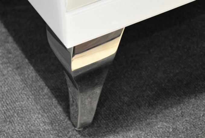 SIGGE - 51X88CM SIDEBOARD/SKÄNK I VITT FASAD GLAS