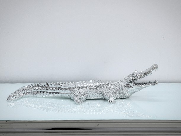 ZOÉ - 87CM PRYDNADSKROKODIL I SILVER