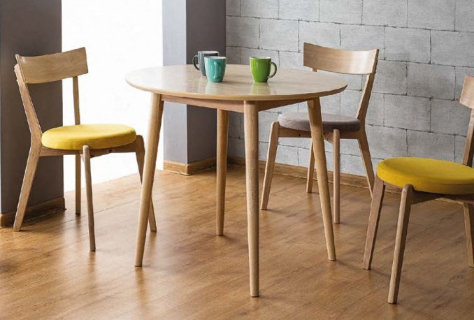 Nelson table honey oak