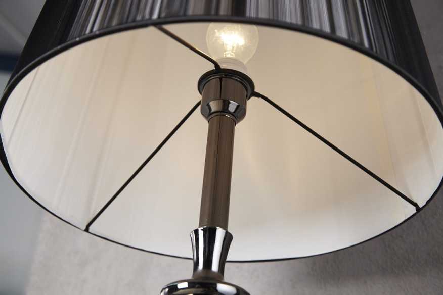 Lumien - svart golvlampa