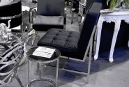 JARUND - 75CM VELOUR FÅTÖLJ I SVART OCH SILVER