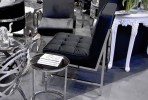 JARUND - 75CM VELOUR FÅTÖLJ I SVART OCH SILVER
