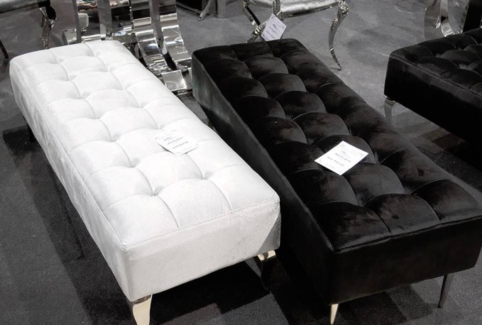 KAYA - 140X50CM SITTPALL I SVART SAMMET