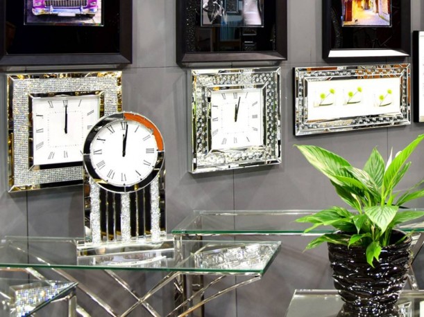 FIA - 50X50CM SILVER KLOCKA M. RAM AV GLASSTENAR