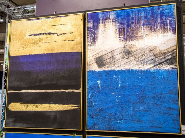 KAYLA - 102X142CM TAVLA I BLÅTT OCH GULD