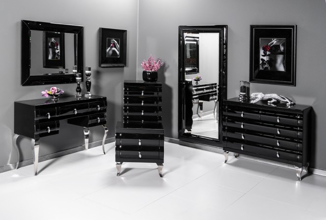 Mirror in a bent black mirror frame 80 x 100 cm 2