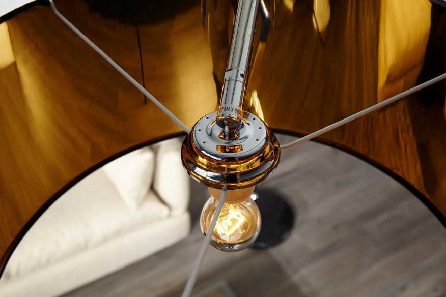 Stehleuchte Forma schwarz gold