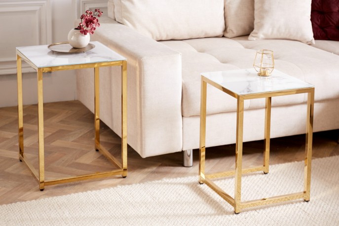 LACY - 2 st. sidobord 40/35 cm i vitt kristallglas/guld