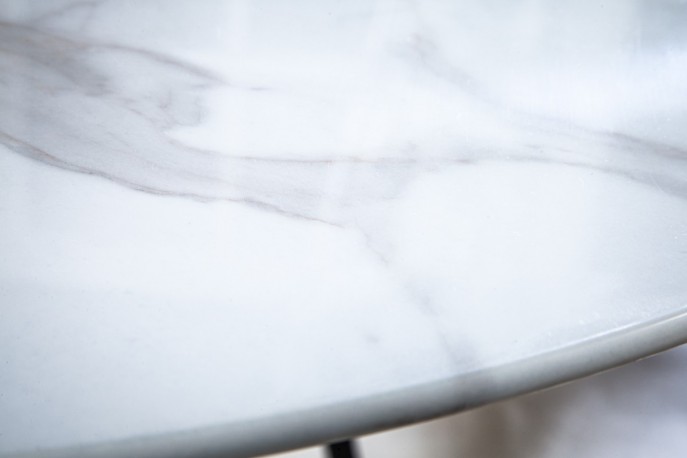 LOUIE - 80 cm bistrobord i vitt marmorutseende/vit bas