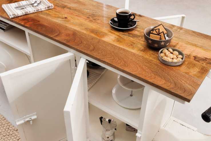  MANGOTRÄ OCH METALL