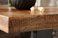 MANGO OCH SVART INDUSTRIELL DESIGN