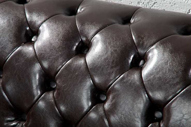 CHESTERFIELD - MÖRKBRUN TVÅSITSSOFFA