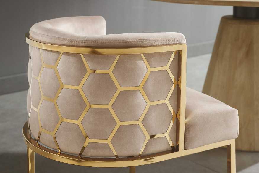  BEIGE MED GULDFÄRGAT STÅL