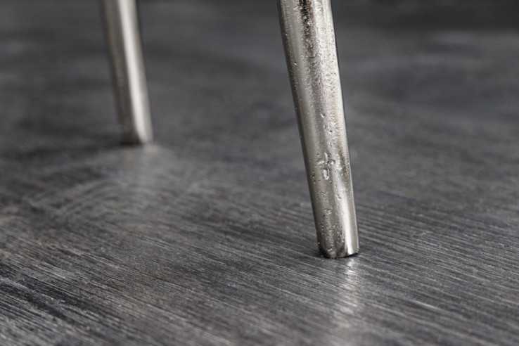  SILVERFÄRGAD METALL