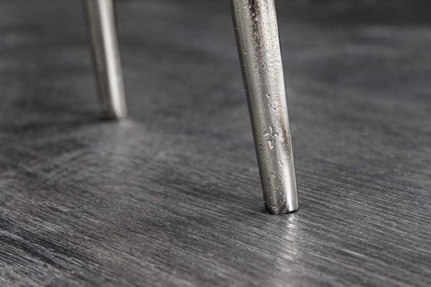  SILVERFÄRGAD METALL