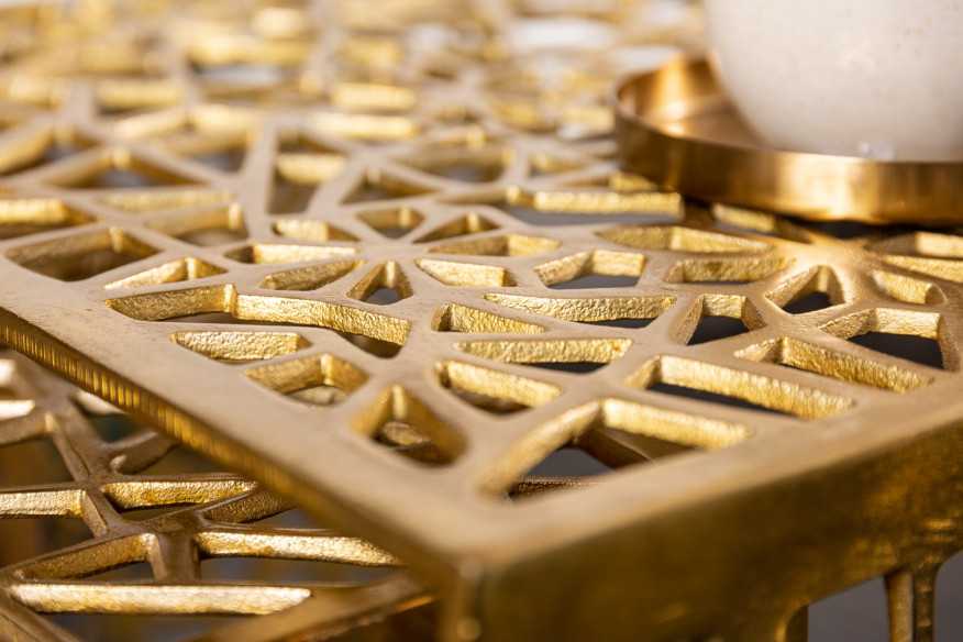  2-DELAT GULD I METALL