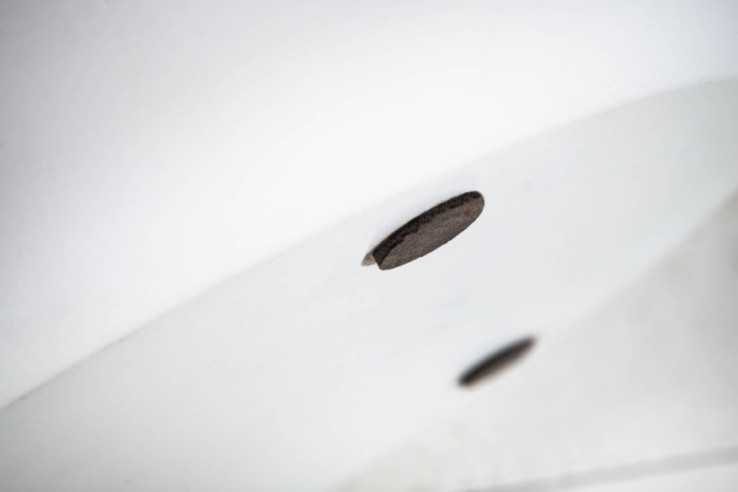  MANGOTRÄ OCH VIT METALL