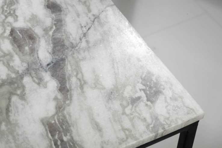  VIT MARMOR & METALL