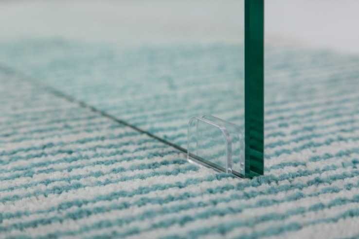  GENOMGÅENDE HÄRDAT GLAS