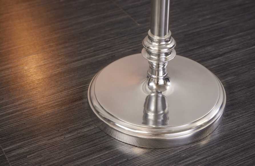  SILVERFÄRGAD METALL