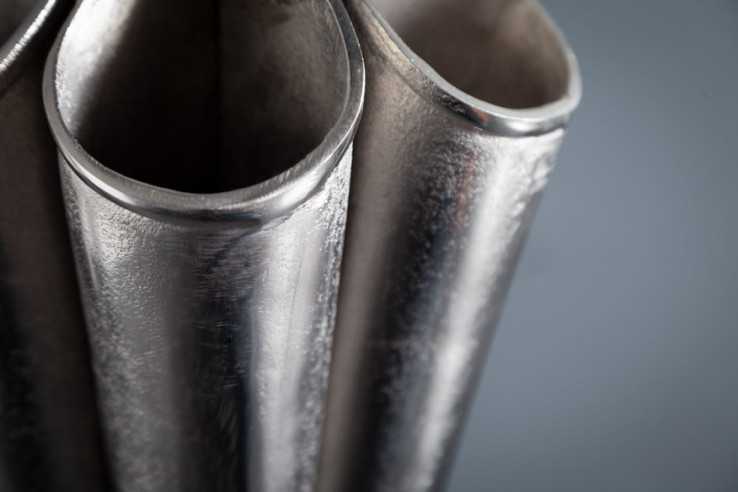  SILVERFÄRGAD METALL
