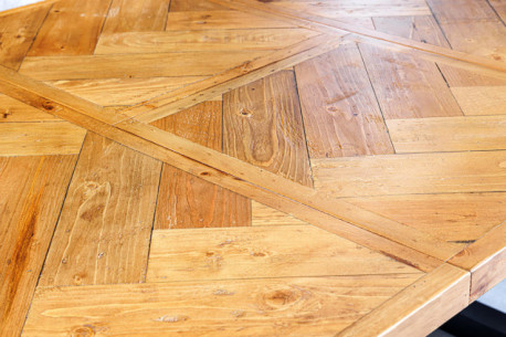 ÅTERVUNNET FURU & SVART METALL 2