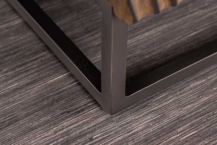  MANGOTRÄ OCH SVART JÄRN