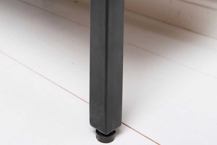  MANGOTRÄ & SVART METALL