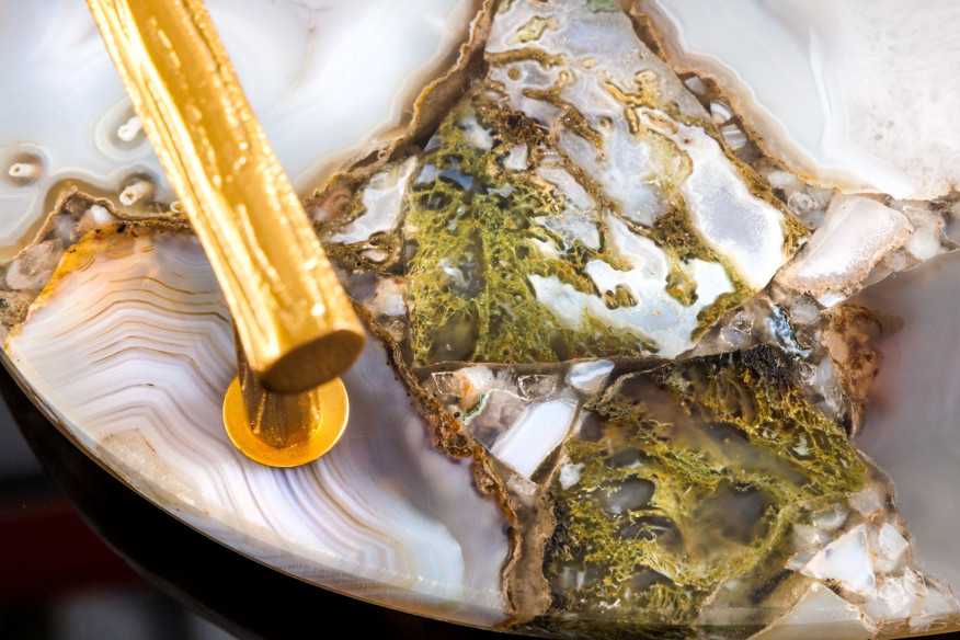  BLÅ AGAT OCH GULDHANDTAG