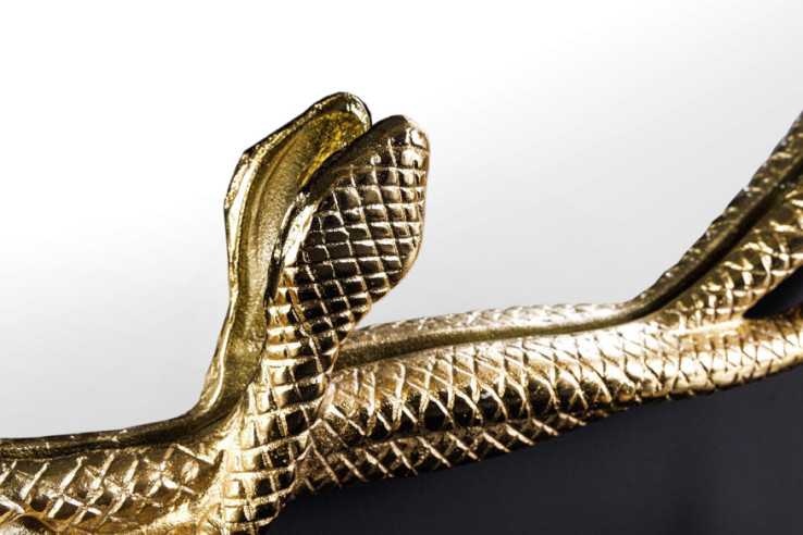  GULD MED ORMFORMADE DETALJER