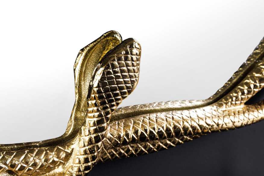  GULD MED ORMFORMADE DETALJER