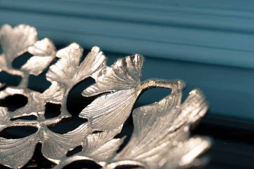  SILVERFÄRGAD METALL